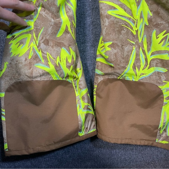 The North Face NWT Women’s 1X Short Neon Freedom Bib Ski Pants Dryvent Overalls - Picture 9 of 16